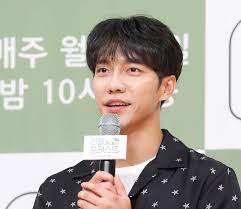 스브수다 이제 '액션' 하면 이승기, 국민남동생의 거친 성장 | sbs연예뉴스. Sspo9aoh9spz8m