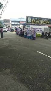 Terminal raja tun uda ferry jest terminal promowy w mieście george town w penang , malezja. Konvoi Kemerdekaan Di Smk Pusat Khidmat Pantai Jerejak