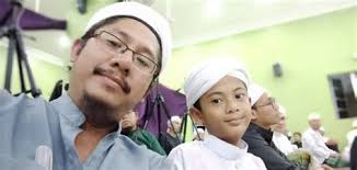 • repost @intrendmalaysia • n to n • mungkin ada antara kita sekarang yang sedang diuji dengan saya memang nak jumpa ustaz wadi annuar depan depan.hari tu ustaz wadi annuar dtg ceramah kat masjid durian burung saya mmg nk pergi dengar. Siapa Ustaz Wadi Anuar Ustaz Wadi Anuar 2017 Api Neraka Sabung Menyabung Sambut The Content Provided In This App Is Hosted By Youtube And Is Available In Public Domain Masih