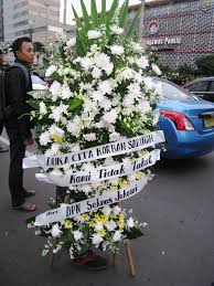 Beli karangan bunga duka cita online berkualitas dengan harga murah terbaru 2021 di tokopedia! 30 Gambar Desain Karangan Bunga Nan Indah Simomot