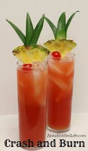 Absturz Und Burn Tropical Cocktail Rezept In 2020 Cocktail Recipes Tropical Cocktail Recipes Drinks Alcohol Recipes