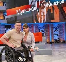Александр родился в семье военных. Aleksandr Gordon Ne Sderzhal Slez Rustam Nabiev Snyalsya V Peredache Muzhskoe Zhenskoe Obshestvo Ufacitynews Ru