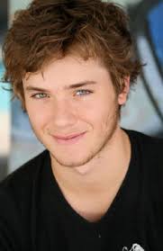 Jeremy Sumpter And He Is One Of The Hottest Guys Jeremy Sumpter Jeremy Sumpter Peter Pan Jeremy