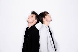 Il brano, che inizialmente aveva il titolo castelli di carte, parla di luca e rispecchia un po' tutti noi con le nostre paure e le sfide di tutti i giorni. Dellai Io Sono Luca E Il Brano In Gara Al Festival Di Sanremo 2021 Nella Categoria Nuove Proposte Newspage Allinfo It