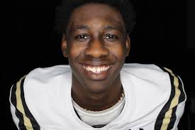 Kevin Re (@KevinRe10LB)