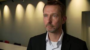 Per Olsen skal betale 200.000 for en fejl på 8 millimeter, imens  Fiskeristyrelsen lader andre fiskere bryde miljøregler