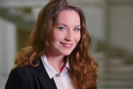 Laura Heizmann's Instagram, Twitter & Facebook