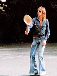But you know physically i need to it hardly suggests the sort of grasscourt season murray has enjoyed in the past with titles at queen's followed by wimbledon crowns and even olympic gold at the same sw19 courts. O Xrhsths Chaotic Queen Archive Sto Twitter Queen Playing Tennis At Ridge Farm 1975