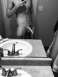 How's this erect dick? nudes : dicks 