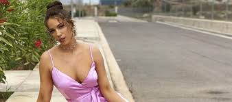 Μάλιστα, η τραγουδίστρια από την πρώτη στιγμή δεν θέλησε να κάνει κάποια δήλωση, ωστόσο. Mhpws Telika H Katerina Stikoydh Einai Egkyos Must