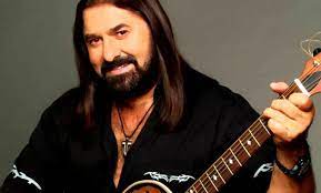 Daca pentru romani gheorghe gheorghiu e un cantaret, in kenya se pare ca este vazut drept unul din cei mai rai dictatori din istorie. Cel Mai Romantic CantÄƒreÈ› Gheorghe Gheorghiu Se InsoarÄƒ Cine E Aleasa Inimii Societatea