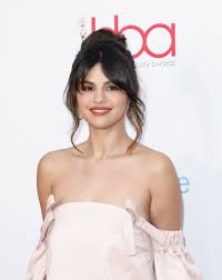 Her car collections are bmw x5 and ford escape. Selena Gomez Buys Tom Petty S Former Mansion Plus More News Gallery Wonderwall Com