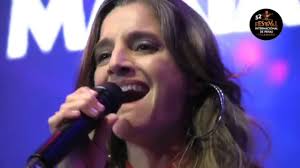 Llega a buenos aires desde un pueblito llamado esperanza, buscando acercarse a la familia del solar para obtener información acerca de lo que pasó con su exnovio santiago, que sufre en la cama de un hospital, por un accidente en la fábrica de los del solar. Soledad Y Natalia Pastorutti Hermanas Festival Villa Maria 2019 Youtube