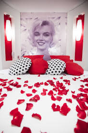Cool Marilyn Monroe Themed Girls Bedroom Ideas Awesome Red And White Marilyn Monroe Romantic Marilyn Monroe Room Marilyn Monroe Bedroom Marilyn Monroe Decor