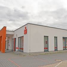 Wählen sie km für eine sortierung nach entfernung von ihrem standort und sie sehen sofort die am nächsten gelegenen filialen von deutsche bank. Kreissparkasse Saalfeld Rudolstadt Geschaftsstelle Kaulsdorf Konitzer Str 1 D