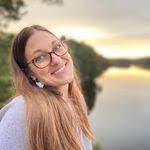 Carissa Hurst's Instagram, Twitter & Facebook