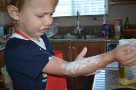 Messy Kids: No Flour Playdough