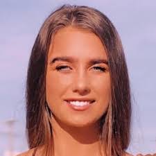 Sarah Bader's Instagram, Twitter & Facebook