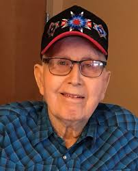 Alec Moe's Instagram, Twitter & Facebook