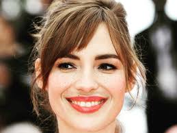 Nicolas has a happy existence, parents who love him, a great group of friends with whom he has great fun, and all he wants is that nothing changes. Louise Bourgoin Biography Age Height Husband Net Worth Starswiki