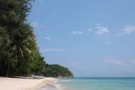 Pulau kapas is a rustic tropical island just 15 minutes from the mainland. Malaysia Pulau Kapas It S A Wild Place Reiseblog Eins2frei