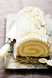 Buche De Noel Coeur De Citron Mousse De Chocolat Blanc Desserts Irish Dessert Recipes Cake Desserts