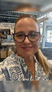 Diana Moll's Instagram, Twitter & Facebook