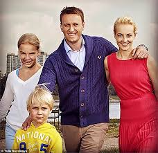 Daria navalnaya is the daughter of alexei navalny. Doctors Treating Alexei Navalny Believe He Was Poisoned With Same Toxin Used On Arms Dealer Readsector