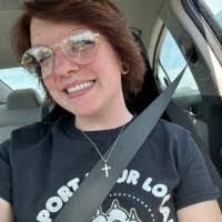 Danielle Henricksen's Instagram, Twitter & Facebook