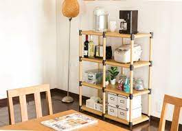 ちょっとした棚をサクッと用意したい という方に100均アイテムだけでできる棚はいかがでしょう クギやノコギリなど 工具は一切不要 初心者でも簡単に組み立てられて さらにアレンジも自在なのでおすすめです 模様替え 棚 インテリア 家具