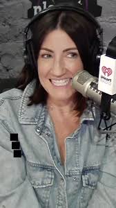 Casey busted Shannon for knowing about the War of the Roses, yet still  sends the flowers to the wrong girl!, Previously