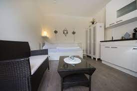 Wohnung mieten in cuxhaven und landkreis cuxhaven. 1 Zimmer Apartment Im Haus Frauenpreiss In Cuxhaven Haus Frauenpreiss 20 M 1 Zimmer 2 Personen 3 Hunde Das Moderne Ap 1 Zimmer Wohnung Wohnung Zimmer