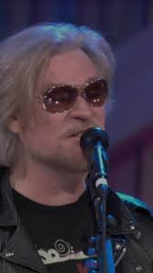 Daryl Hall Girlfriend