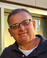 Robert Simas's Instagram, Twitter & Facebook