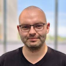 Hilary Luke's Instagram, Twitter & Facebook