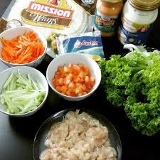 Chef's salad is very popular in greece and you will find it served in most restaurants. Daily Makan On Twitter Resepi Chicken Wrap Ala Kfc Bahan Bahan 1 Roti Tortilla Mission Wrap 2 Isi Ayam Bahagian Ada Potong Kecik 3 Salad 4 Tomato 5 Lobak Hiris Halus Halus 6