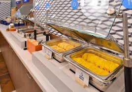 Free wifi and coffee makers are standard, as are tvs with cable channels. Holiday Inn Express Los Angeles Lax Airport 162 2 0 5 Los Angeles Hotel Deals Reviews Kayak