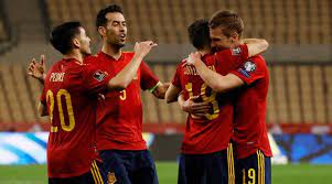 The spain national football team was considered the best in the world between 2008 and 2012 when they won two european championships and a fifa world cup. Spain Vaccinates Euro 2020 Football Team Amid Fears Of Side Effects Aaz Ka News
