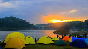 Setiap para pengunjung yang hendak menikmati panorama alam dan juga ingin berselfie bebas di waduk bajulmati ini, maka anda semua tidak perlu membayar biaya tiket masuk wisata. Tiket Masuk Waduk Sermo 2020 Jadwaltravel Com