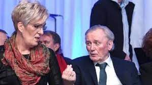 Gost emisije pressing bili su ivica osim i miroslav ćiro blažević. Raza Mujanovic Komentarisala Desavanja U Nsbih Veliki Ivica Osim Je Sinonim Za Nasu Domovinu U Svijetu The Balkantimes Press