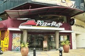 Ik woon in taman anggrek en was hier ontelbare keren geweest. Pizza Hut Ampang Photo 2 Of 16