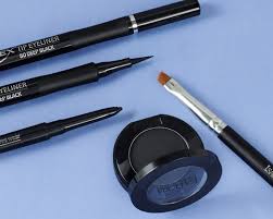 Applying eyeliners is one of the most challenging steps of doing makeup. How To Apply Eyeliner Eyeliner Hacks Isadora Com Inspiration Isadora En