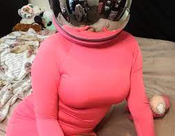 Made a pink cosplay 🥺💗 : r/AmongUs