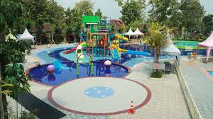 Harga tiket tidak berubah walaupun hari libur, diskon hanya berlaku bagi rombongan lembaga pendidikan by : Wisata Edukasi Wego Di Lamongan Taoo Mart
