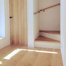 部屋全体 リクシルの階段 lixil リクシルの床 dフロア メープル などのインテリア実例 2016 11 30 13 17 45 roomclip ルームクリップ リクシル 室内 ドア おしゃれ ドア 床