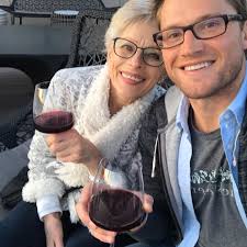 Big BIG Happy Birthday to this timeless beauty. 70?! What?! Killing it Mom  ✊🏼 I've been taller than you for a while, but I'll forever look up to you.  Happy Birthday Mom.