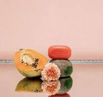Organic Extract of Papaya Exfoliating Soap 80g - Formulated to Soften Skin,  with Papaya and Aloe Vera (Pack of 1)
