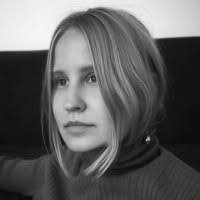 Emma Theis's Instagram, Twitter & Facebook