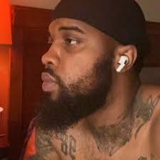 Damien Lord's Instagram, Twitter & Facebook