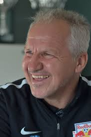 Transitreisende sind von der elektronischen. Leo Lainer Salzburgwiki